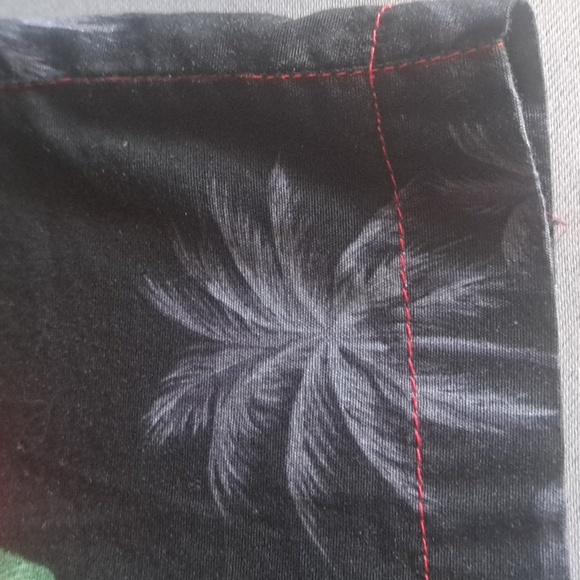 VINTAGE Tamare Hawaiian Shirt Dr Gonzo Black Floral Aloha Beach Large - Picture 9 of 10